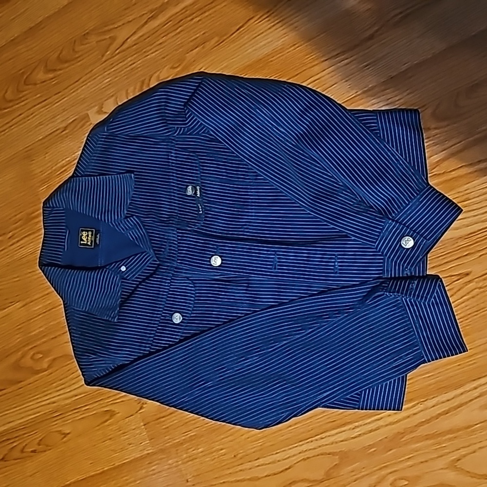 Jackets - Picture 2 of 9